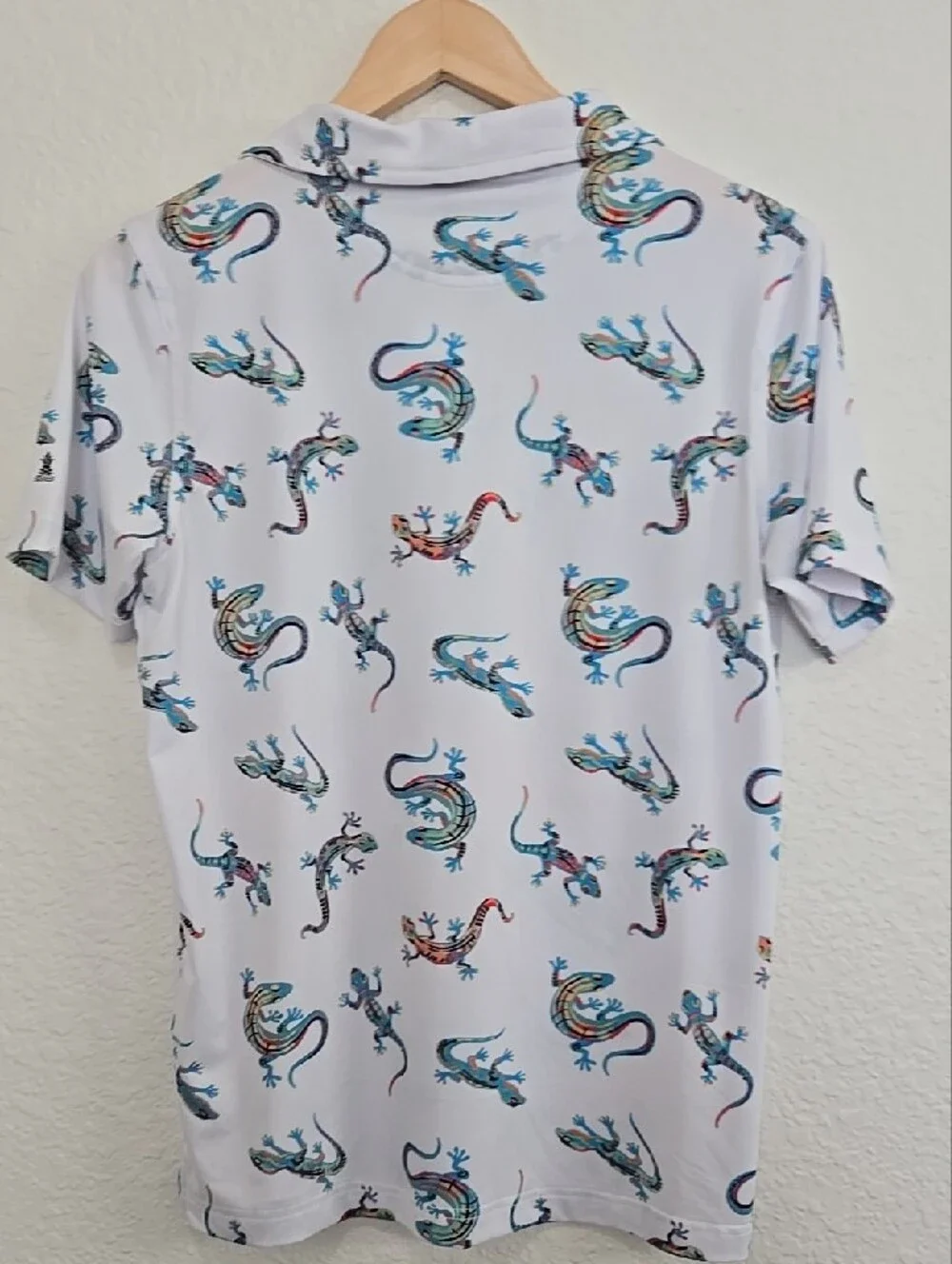 chubbies White Polo with Multicolor Gecko Print